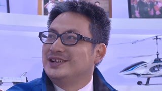 漂亮女儿来看老爸