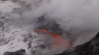 太阳系的秘密：火星上的火山原来长这样 难以想象的喷发现场！