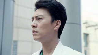 《外科風云》靳東笑容甜美,好想展翅帶你飛
