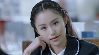 情敌较劲的后果，就是无辜路人甲超群被罚