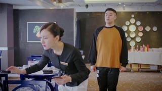 《花漾天?！反蟀坠淖阌職鉁蕚湎蛩N薇說辭職卻被她的美色堵住了嘴