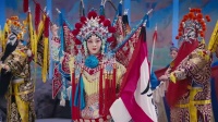巾帼女英雄！气场两米八！