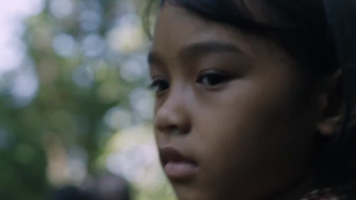 他们先杀了我父亲：一个柬埔寨女儿的回忆录 预告片2