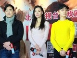 《鋒刃》劇組進(jìn)社區(qū) 上演“撕名牌大戰(zhàn)”