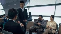 《杀破狼2》 警匪机场枪战 吴京遭杀手毒针袭击