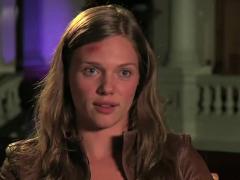 《滅世》主創(chuàng)專訪：Tracy Spiridakos