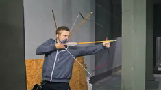 羅賓漢：起源 男主角射箭訓練