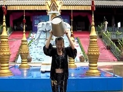 《半为苍生半美人》李依晓与王建新冰桶挑战