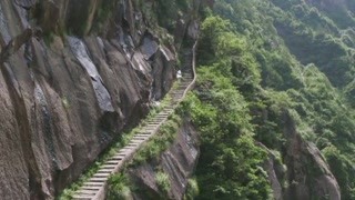 徽杭古道简直就是“悬崖华尔兹”？太危险了吧！