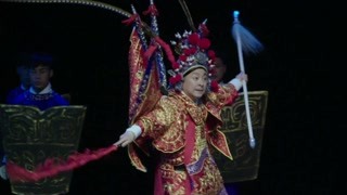 穿在身上的中国：大武生寻找现实与历史的结合 演戏认真令人敬佩