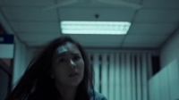 深夜乍现无头鬼 恐怖女鬼手拿人头