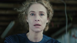 底片上的女人：父亲神经错乱  被底片上的女人吓断魂