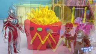 奇奇和悦悦的玩具 银河奥特曼薯条贩卖机 精华版
