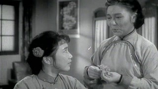 互相吹捧互相做作 塑料姐妹花上场
