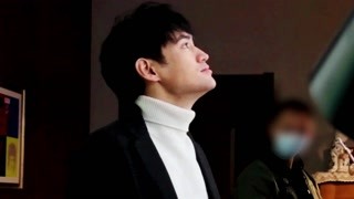 《搖滾狂花》全員“吃道具”