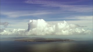 这种天气温和的岛屿和平静的海岸线    简直就是居家旅行的好去处