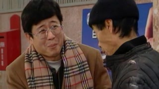 孫瞎子在候車室行騙 被警察抓個正著！
