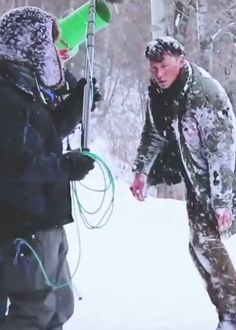 《雪暴》极寒特辑 张震倪妮风雪中“拼命”