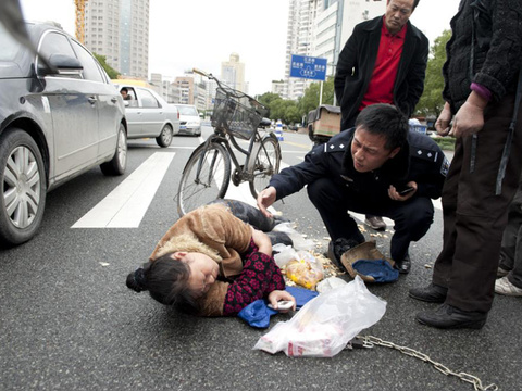 车与人的较量 安全礼让有多少人做到了?(2) 第2页