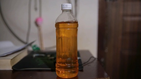 笑岔气 小伙着急上厕所 公厕的人死活不出来 02