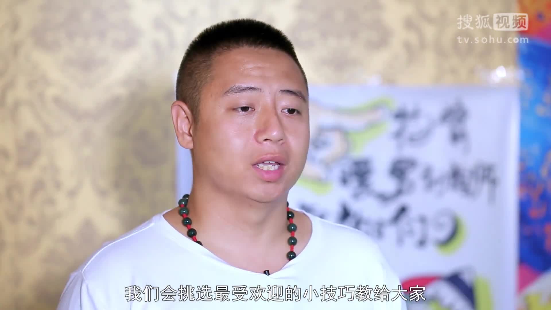 如何讓狗狗get“裝死”技能【花臂暖男訓練師和狗狗們日?！康?集