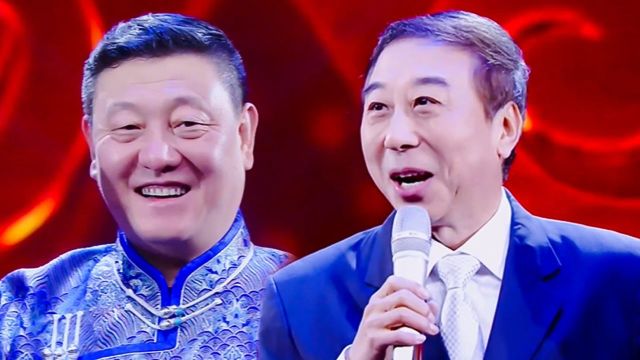 冯巩惊喜现身为韩磊站台颁奖