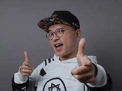 梁欢新作誓破票房百亿  易小星不愿为其得罪吴京