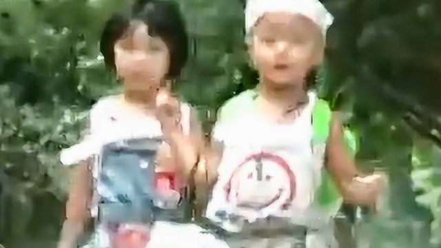 4歲萌娃帶3歲妹妹去車店試坐法拉利