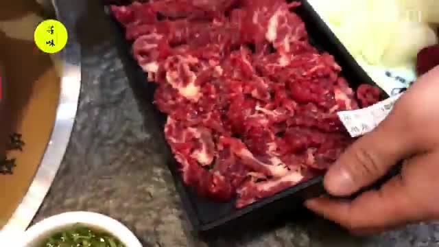 牛肉火锅碰撞味蕾 我要用嘴感受每一个部位