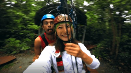 体验野外丛林飞跃 紧张刺激在树林间窜梭翱翔 变成森女