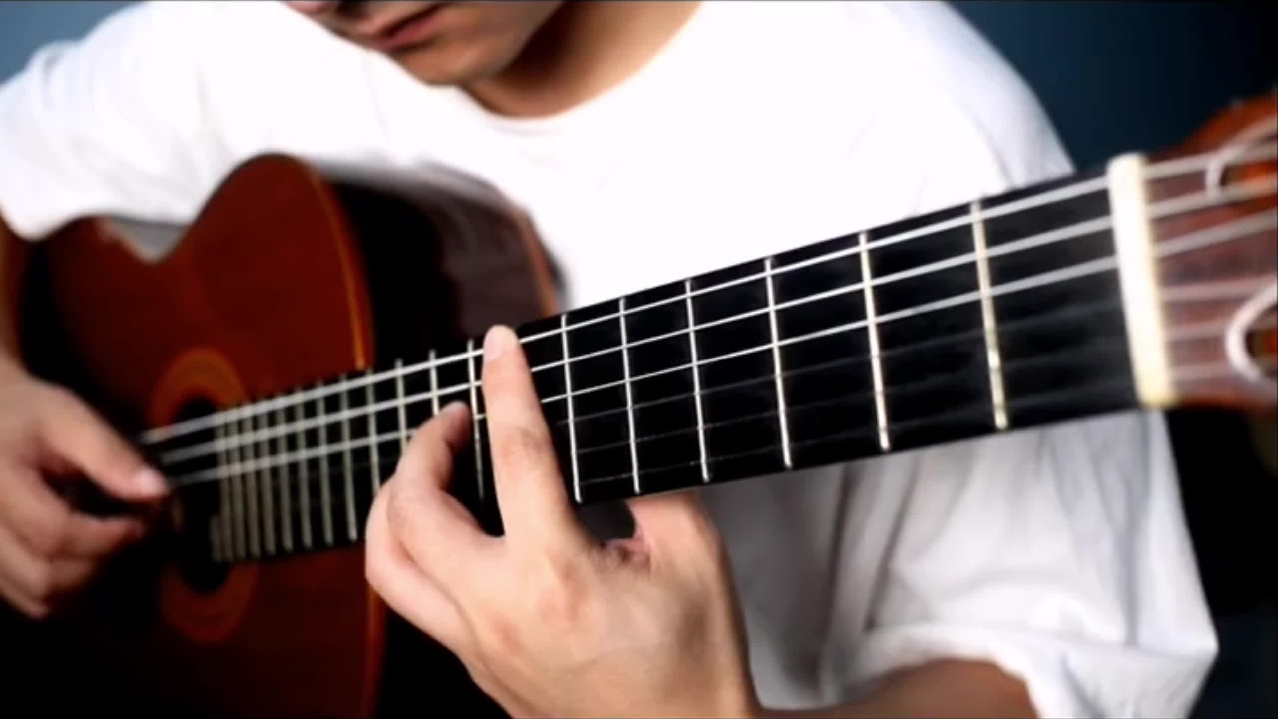 从小白到高手：指弹吉他教程第7课《偏偏喜欢你》（详细讲解）