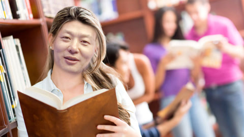 人需要对人生价值观进行正确的思考