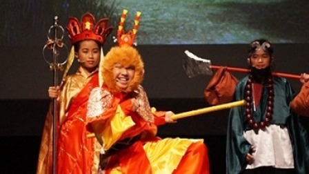 马来西亚学生演绎《西游记》  六小龄童竟这样评价