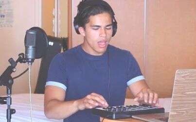 [图]Alex Aiono | Needed Me (Rihanna Cover)