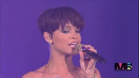 [图]【鞠个躬】Rihanna - Take A Bow (Live 2008 FNMTV)