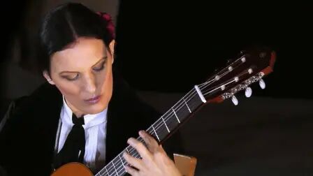 [图]Spanish Romance classical guitar (Romanza) performed by Marija Agic