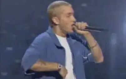 [图]【中英 经典现场】Eminem - Without Me