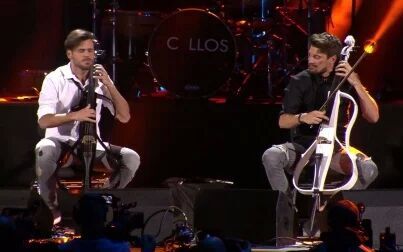 [图]【提琴双杰】2CELLOS 现场演奏 迈克尔·杰克逊 Human Nature