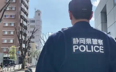 [图]【中字】日本静冈县警察学校普通学生的一天