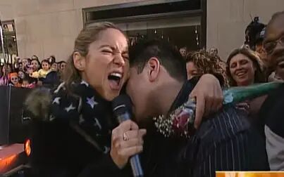 [图]【狼姐户外超燃现场】Shakira Live Today Show 2006.04.28