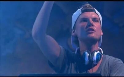 [图]Avicii Best Moments Live (2012-2016)