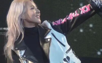 [图]【2NE1/DARA】131026 I AM THE BEST + UGLY (DARA ver)