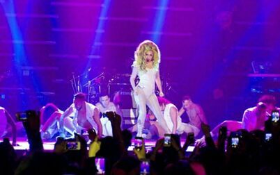 [图]【Lady Gaga】Roseland Balroom Cut (玫瑰园舞厅最后一场)2013.3