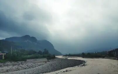 [图]雨后的小故事