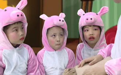 [图]英语绘本剧《The Three Little Pigs》