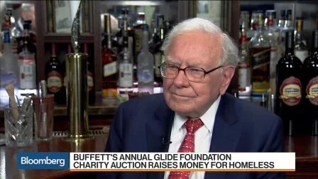 [图]Warren Buffett on Investments and Income Inequality (Full Interview)