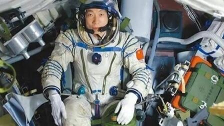 [图]杨利伟文章《太空一日》被选入语文课本,第一个小标题就让人泪目