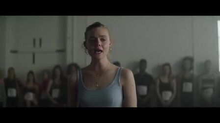 [图]Elle Fanning - Dancing On My Own