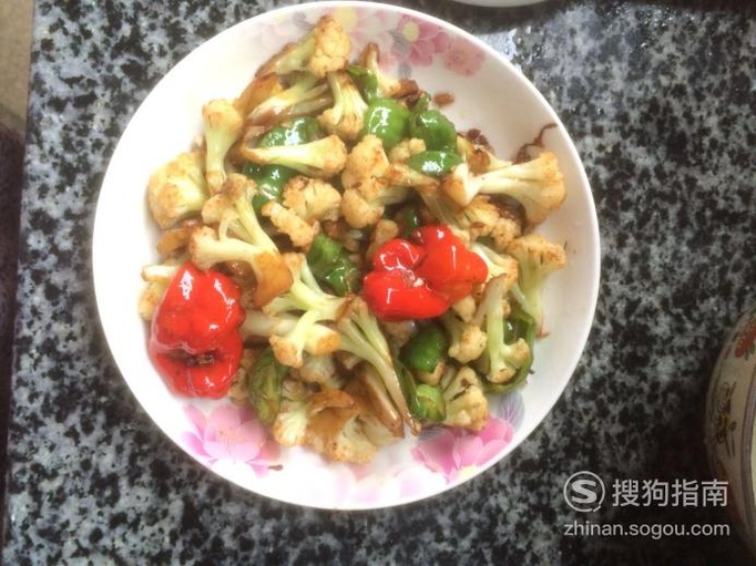 怎么做花菜炒青椒才好吃？