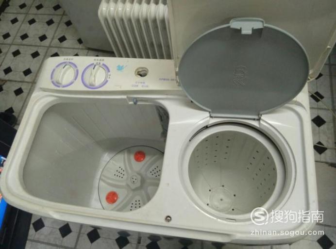 洗衣机排水管堵了如何清理,用气筒法恢复出水